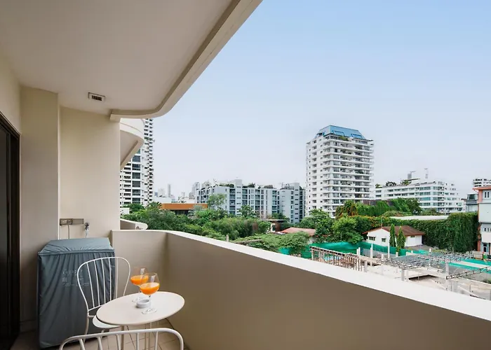 아파트 King-suite With Balcony And A Full Kitchen Near Thonglorbts *
