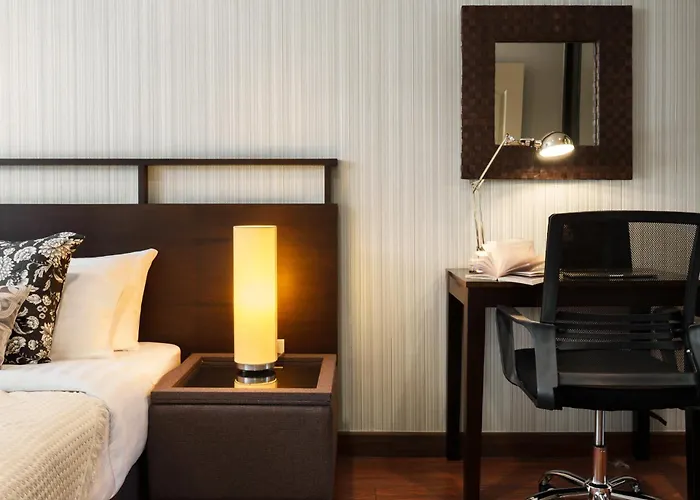 아파트 King-suite With Balcony And A Full Kitchen Near Thonglorbts