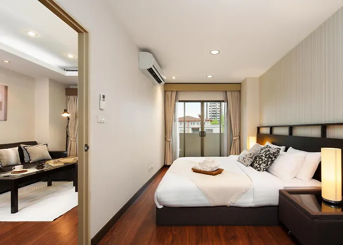 아파트 King-suite With Balcony And A Full Kitchen Near Thonglorbts *
