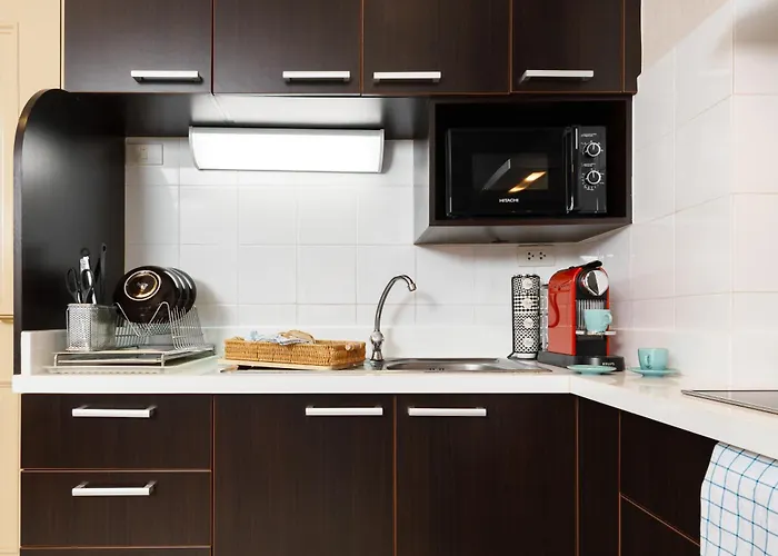 King-suite With Balcony And A Full Kitchen Near Thonglorbts * 방콕